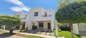 Hermosa Casa Frente Alberca y Palapa